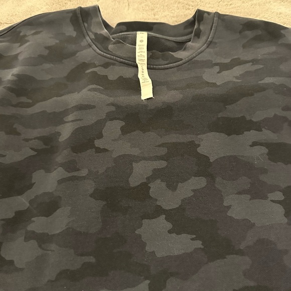 Lululemon Black Camo Sweatshirt oversized size 10 - Picture 2 of 3